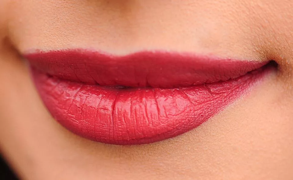 Are women prettier with full or thin lips? - Quora